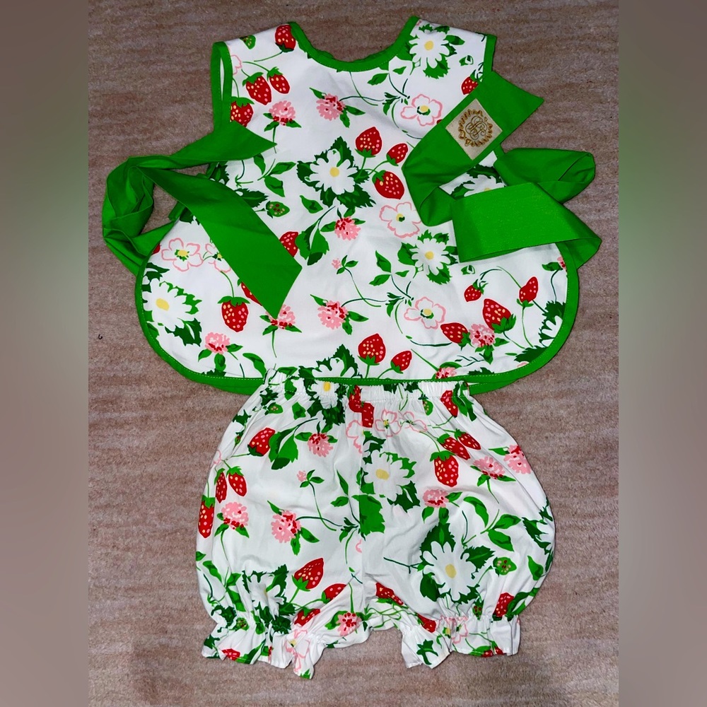 LIKE NEW condition. Original Greenwich Garden Side tie 2T